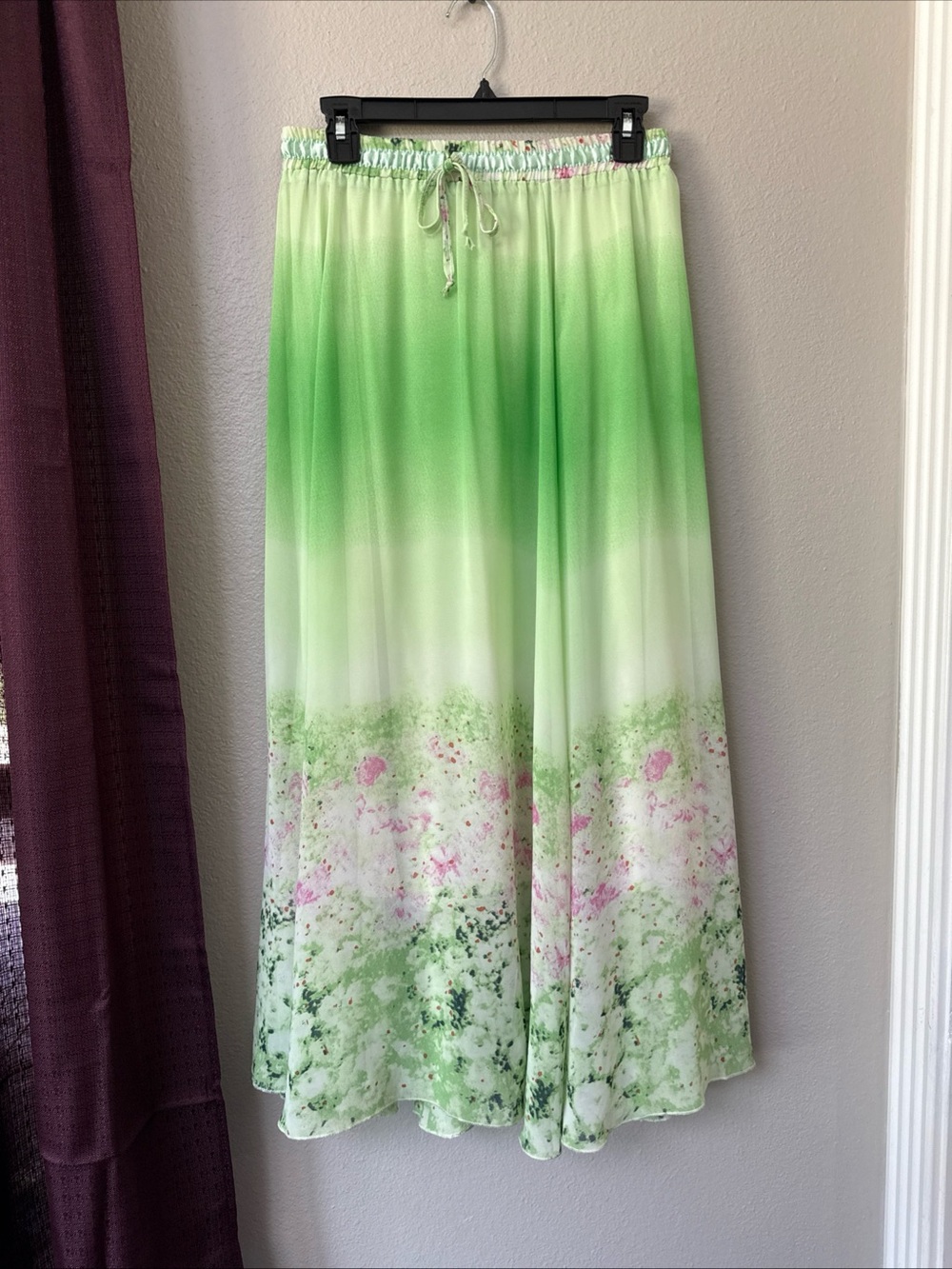 #832 Boutique Spring Maxi Skirt Size Medium